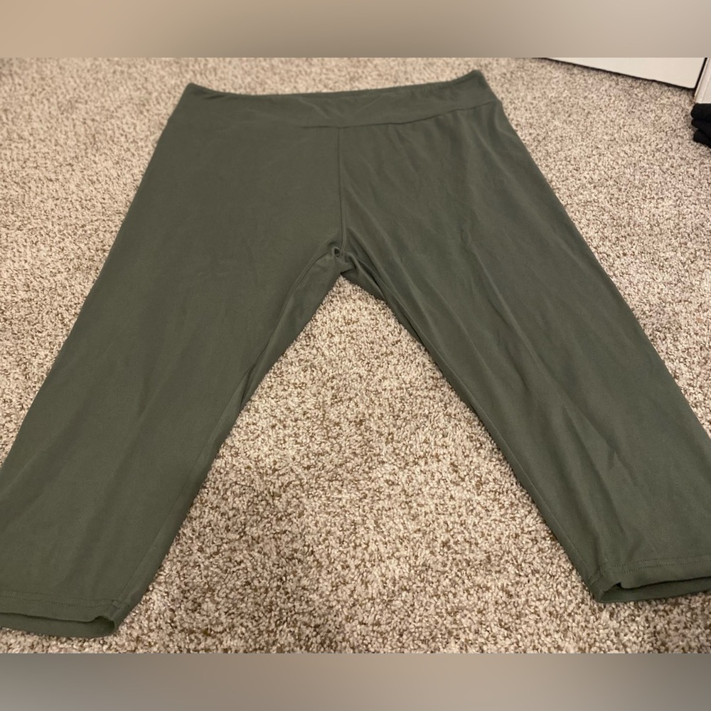 Agnes & Dora Capris - Size XXXL - Green/Dark Green